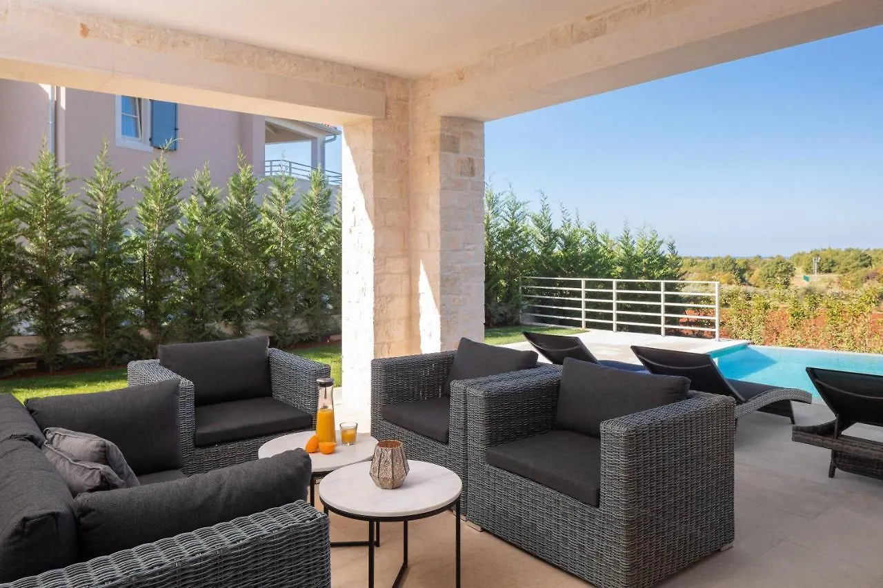 Villa Alicia By Ilc Brtonigla