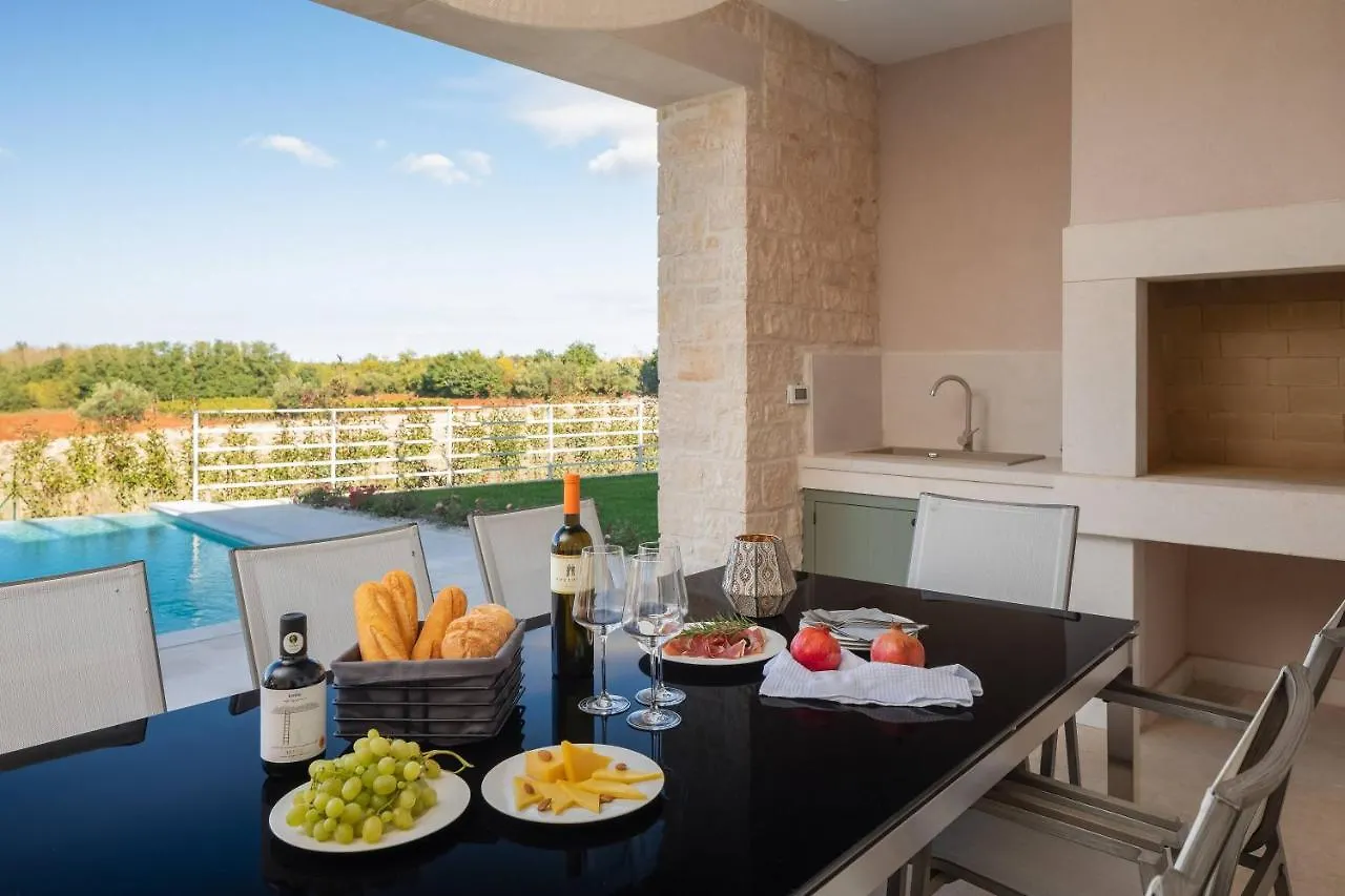 Villa Alicia By Ilc Brtonigla
