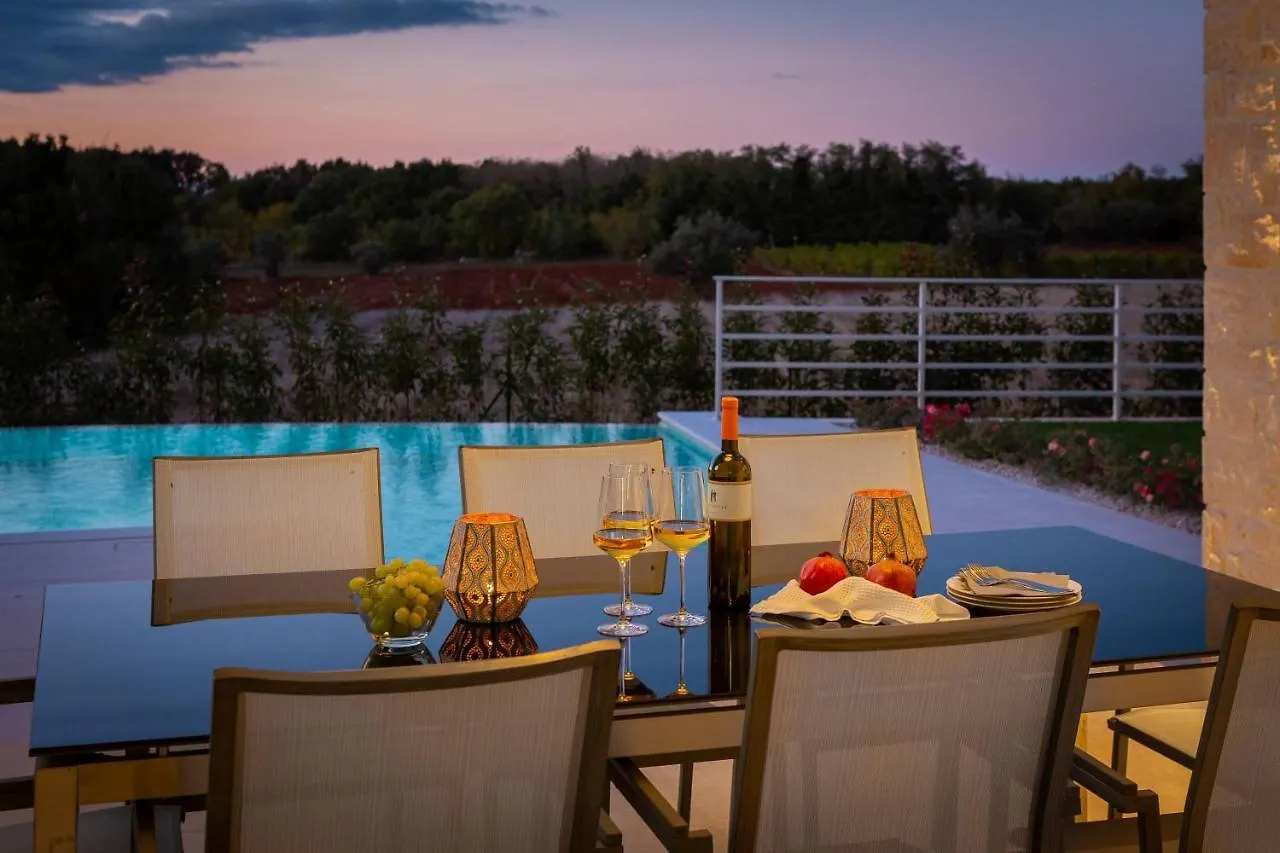 Villa Alicia By Ilc Brtonigla 0*,  Kroatien